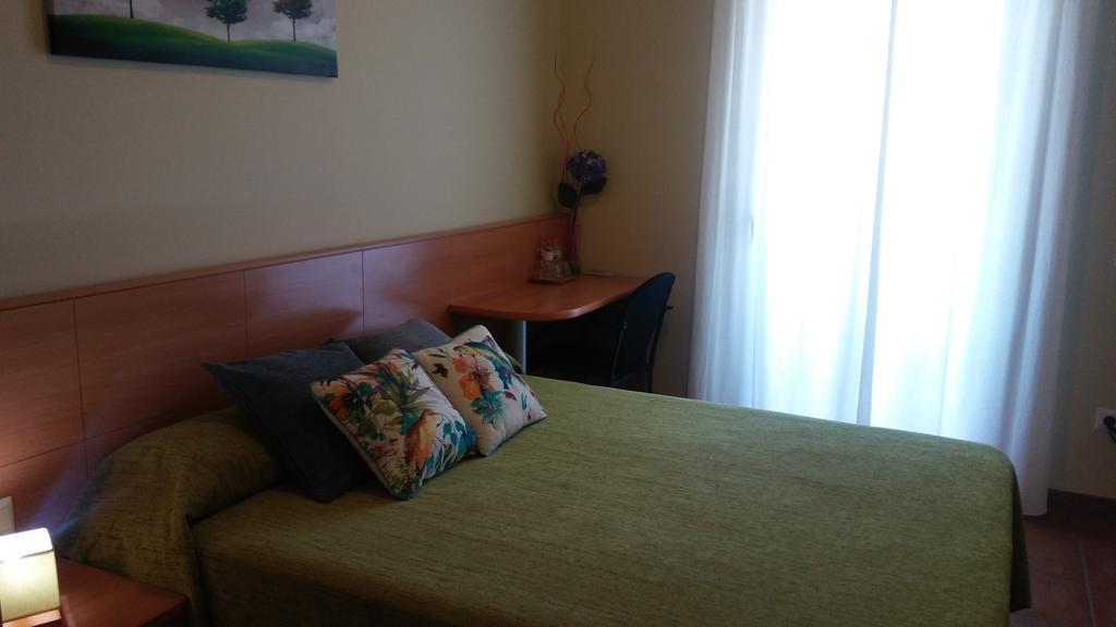 Hostal Sant Roc Otel Botarell Dış mekan fotoğraf